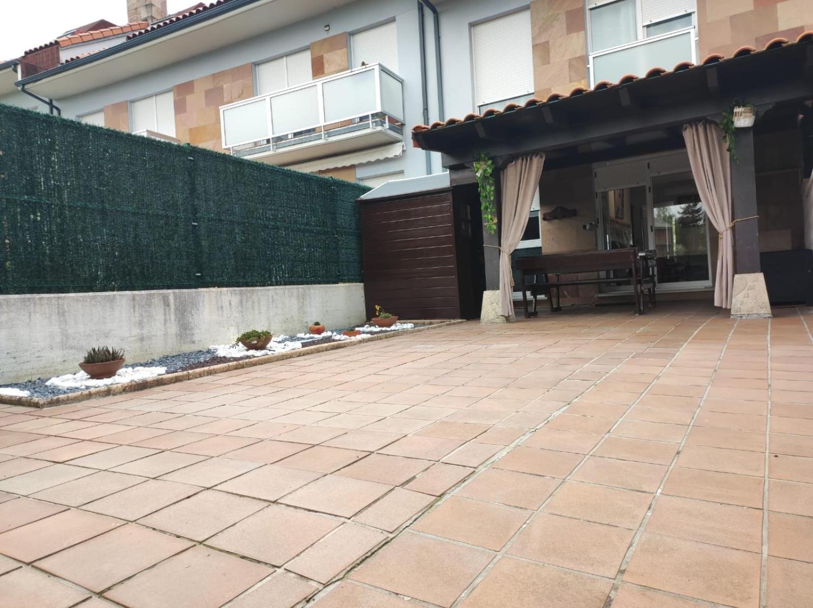 Chalet Bajo Con Jardin, Patio, Cenador Y Barbacoa. Viveda Exteriér fotografie