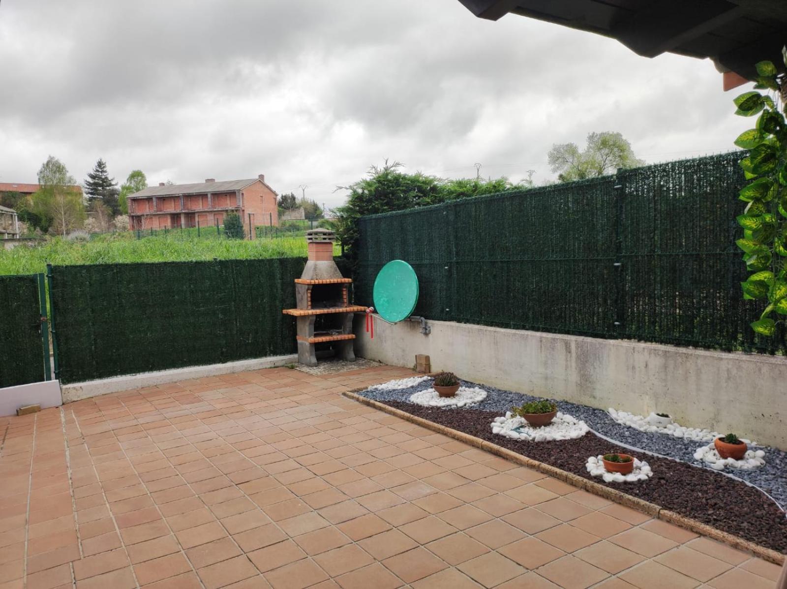 Chalet Bajo Con Jardin, Patio, Cenador Y Barbacoa. Viveda Exteriér fotografie